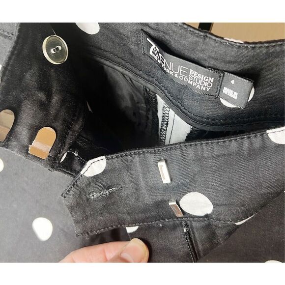 7th Avenue New York & Company Polka Dot Walking Shorts Size 4 Black - Picture 2 of 4